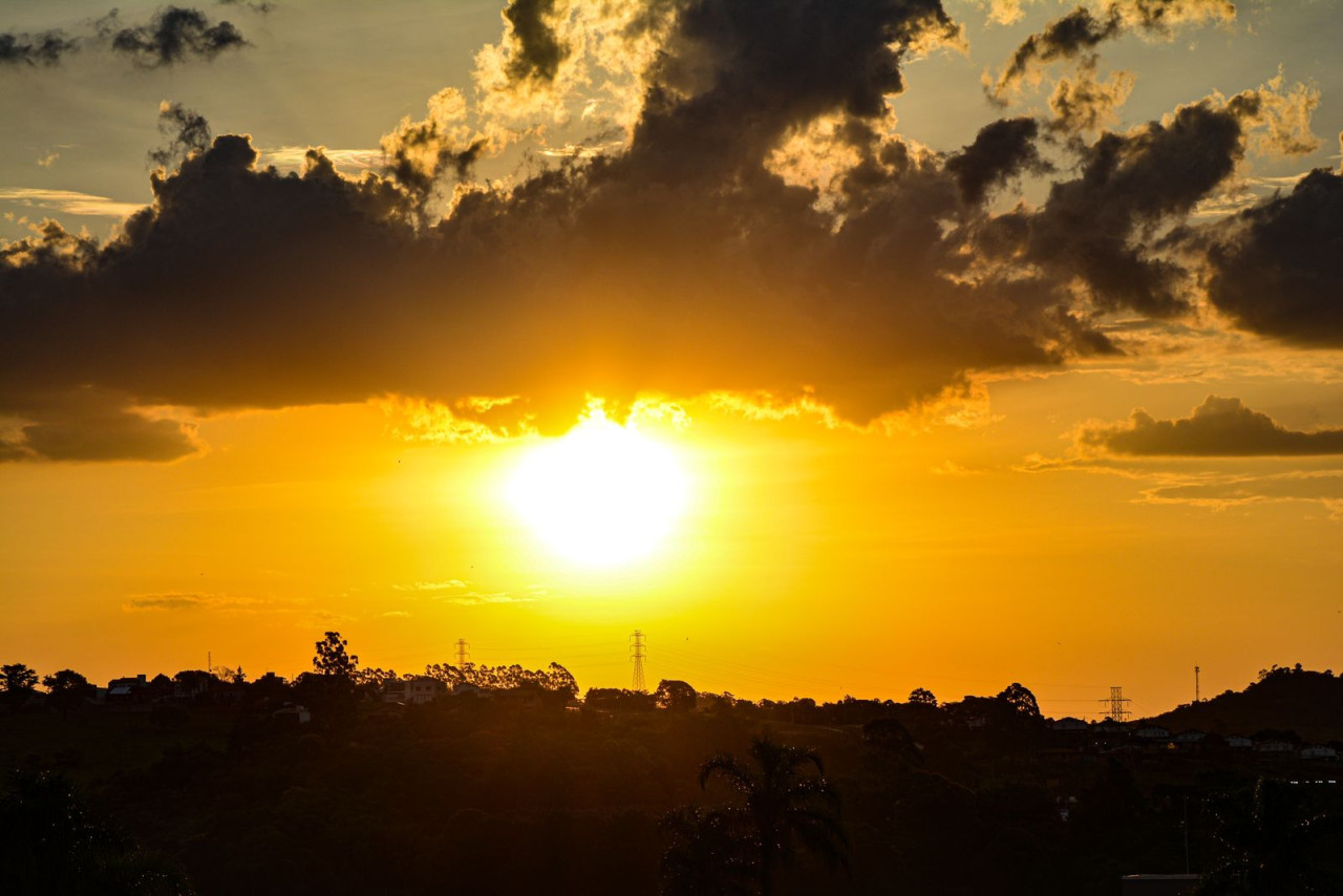 Chuva Diminui Sol Reaparece Mas Temperaturas Seguem Amenas Em