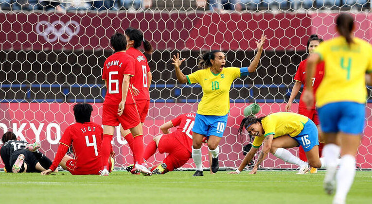Brasil estreia com goleada sobre a China no futebol feminino