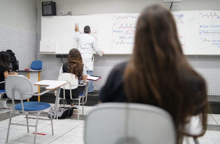 Dia do Professor: docentes contam como está sendo preparo para o Enem