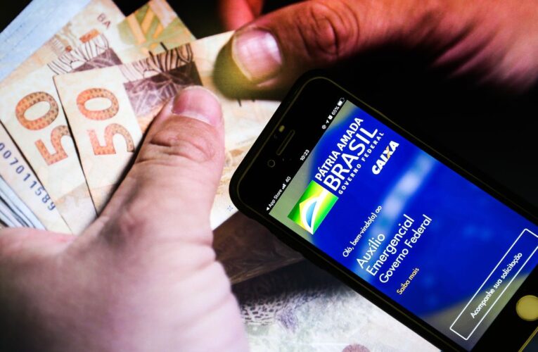 Nascidos em novembro e dezembro podem sacar auxílio emergencial