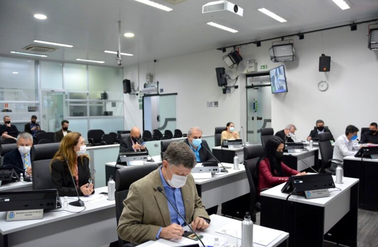 Projeto de distribuição de absorventes em Botucatu recebe pedido de vista