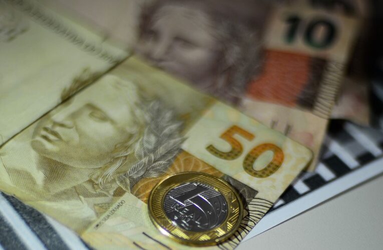 Trabalhadores nascidos em agosto podem sacar auxílio emergencial