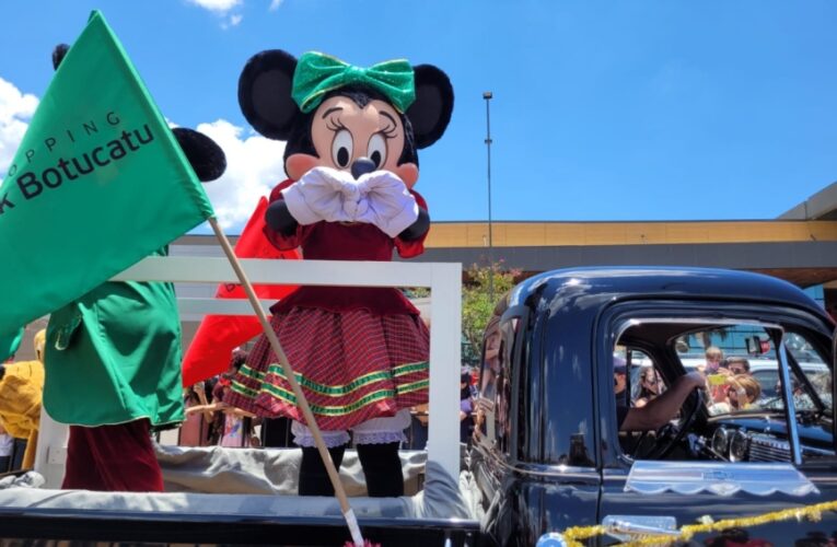 Domingo, 28, tem Parada de Natal com a Turma do Mickey, no Shopping Park Botucatu