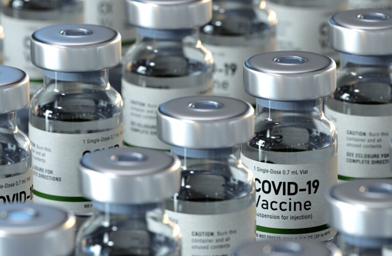 Em despacho, MEC diz que instituições federais não podem cobrar vacina para volta às aulas presenciais