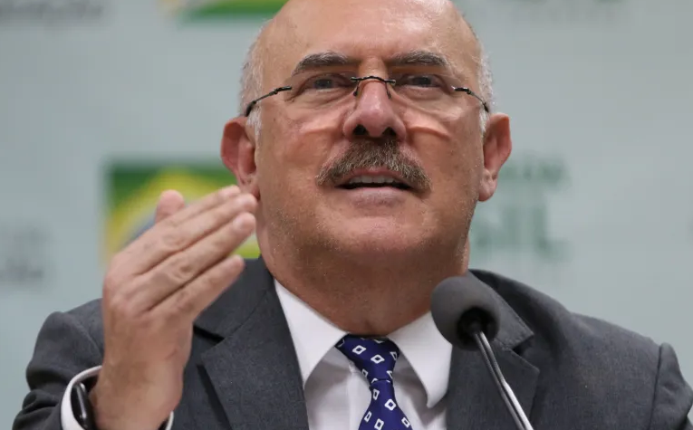 Milton Ribeiro anuncia exoneração do Ministério da Educação