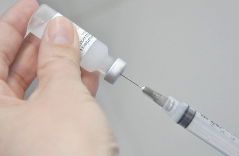 Saúde fará ação especial de vacinação contra influenza, sarampo e Covid-19 no próximo sábado, 30