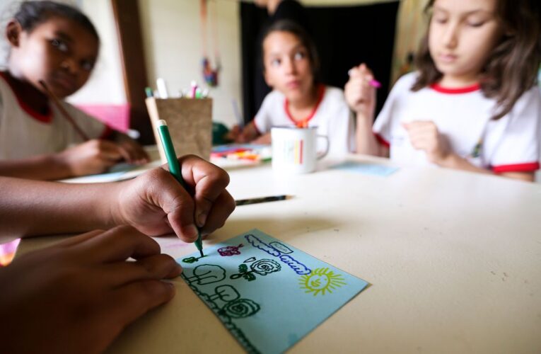 Câmara aprova MP que regulamenta ensino domiciliar