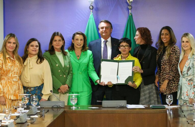 Presidente sanciona lei que amplia pena para violência contra crianças