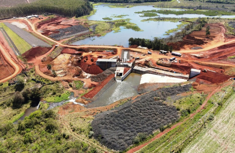 Avançam as obras na represa do Rio Pardo em Botucatu