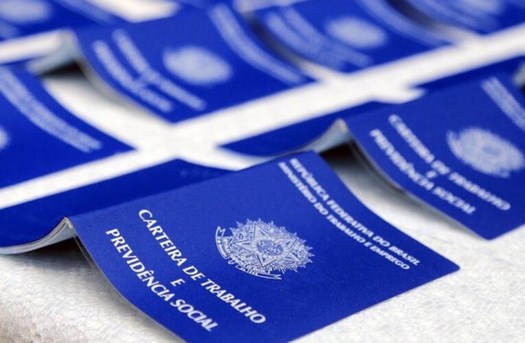 Governo confirma salário mínimo de R$ 1.621 em 2026