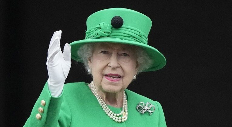 Rainha Elizabeth 2ª escreveu carta que só poderá ser lida em 2085