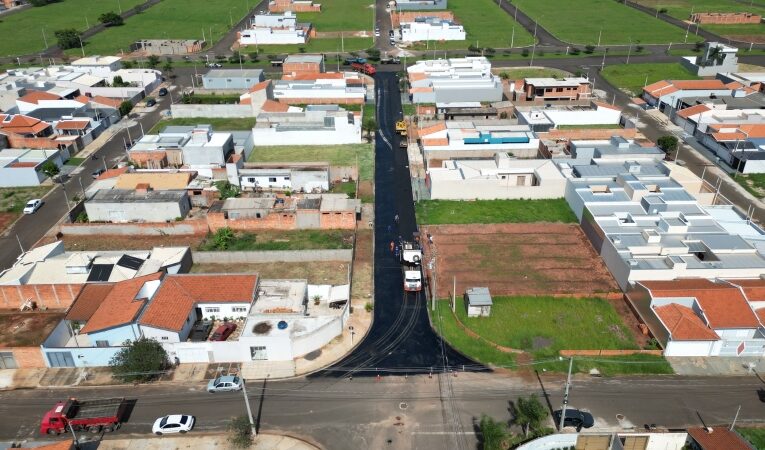 Ruas do Jardim Ouro Verde em Botucatu recebem recapeamento asfáltico