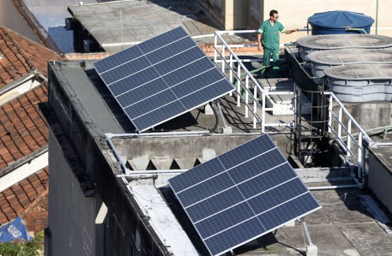 Brasil chega a 2 milhões de placas solares em telhados e terrenos