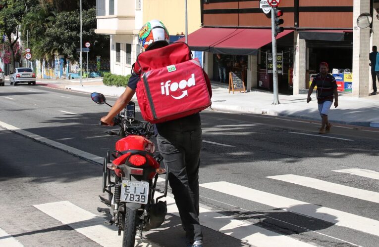 Ifood assina compromisso com MPF após tentar desmobilizar entregadores