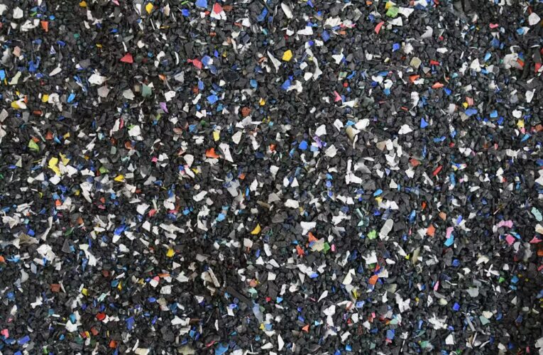 Microplásticos chegam a nanômetros e escapam até de estações de tratamento de água
