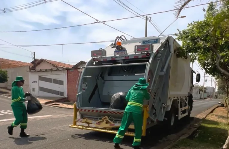 Coleta de lixo noturna terá horário alterado nos dias 24 e 31 em Botucatu
