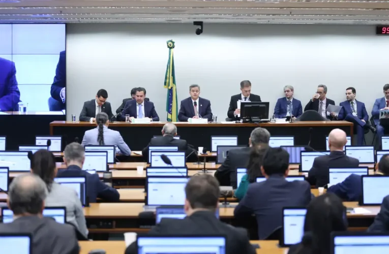 Comissão do Congresso aprova Orçamento de 2026