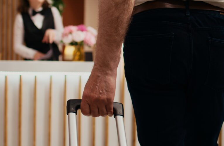 Novas regras de check-in e check-out entram em vigor e ampliam direitos de hóspedes