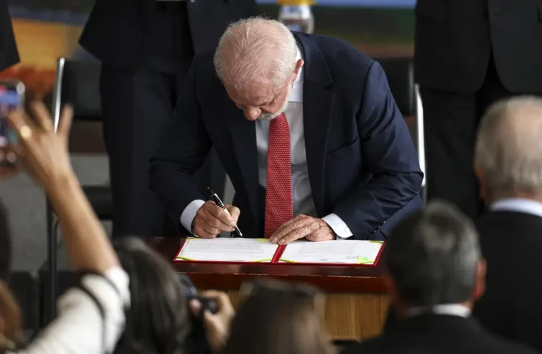 Lula veta integralmente PL da Dosimetria