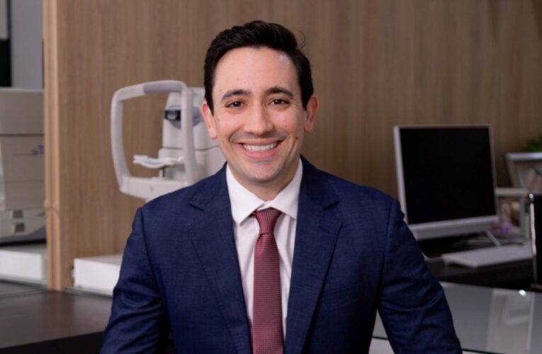 Oftalmologista de Bauru leva técnica brasileira inovadora para treinamento sobre glaucoma em Angola