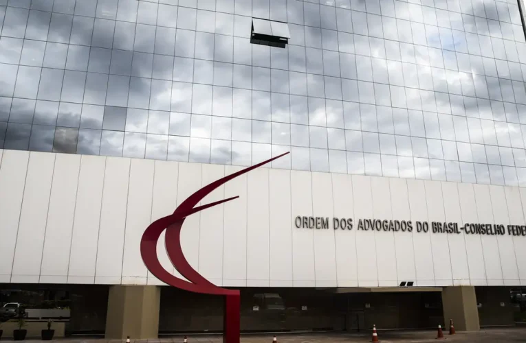 OAB cita “natureza perpétua” e pede fim de inquérito das fake news