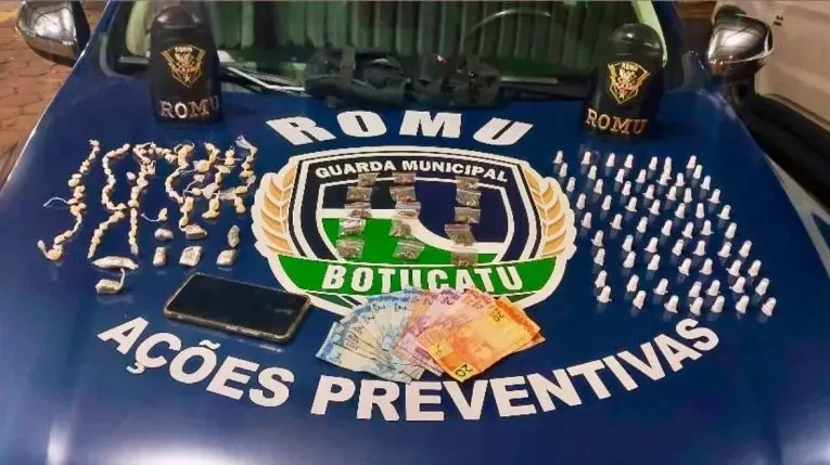 ROMU apreende adolescentes por tráfico de drogas em Botucatu