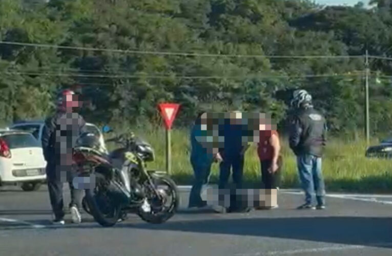 Acidente em acesso rodoviário deixa motociclista ferido em Botucatu