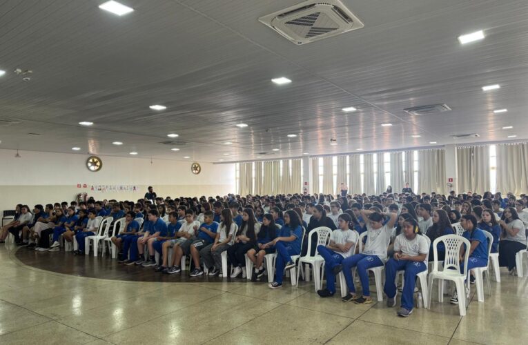 Delegacia Seccional de Botucatu promove palestra sobre bullying em escola