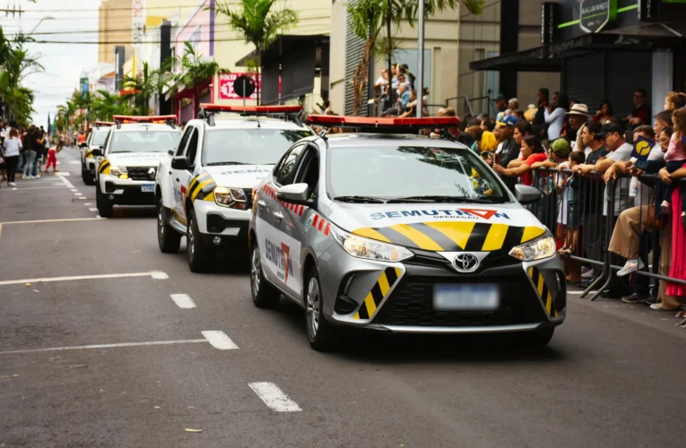 Ato e desfile cívico interditam ruas em Botucatu