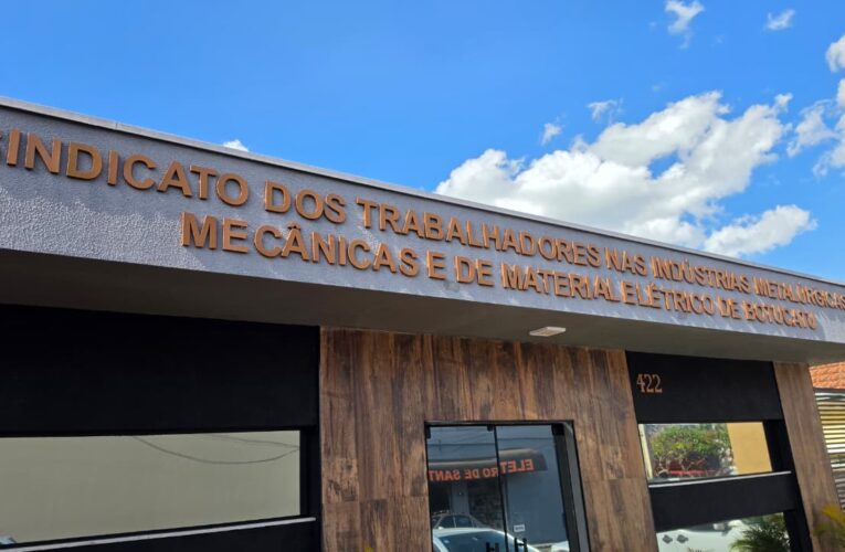 Sindicato dos Metalúrgicos de Botucatu debate uso de celular nas indústrias com foco em segurança