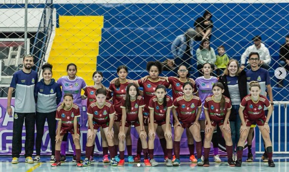 Botucatu futsal feminino garante duas vagas nas semifinais da Copa Paulista 2026