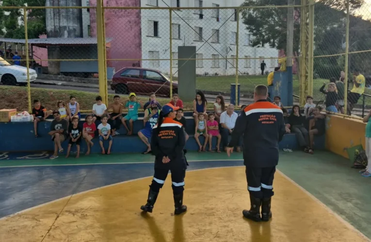 Defesa Civil realiza ações educativas com as crianças da Vila Jardim