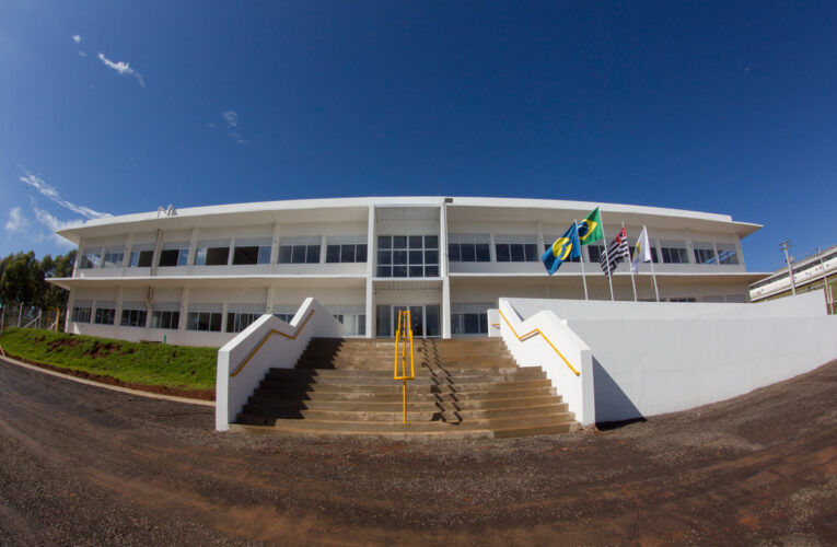 Colégio Embraer abre inscrições para o Ensino Médio com 80 vagas em Botucatu