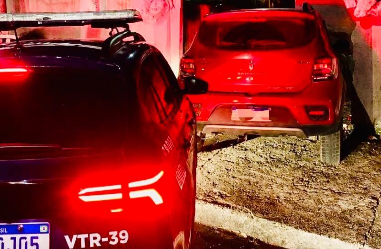 Motorista embriagado invade quintal de residência e acaba preso em Botucatu