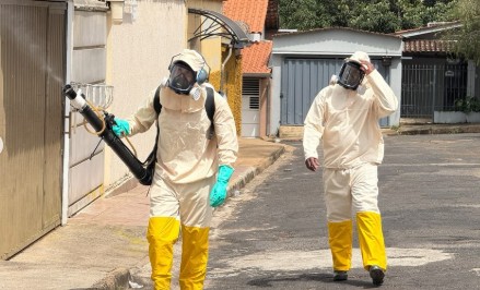 Vigilância ambiental intensifica combate ao Aedes aegypti em pontos estratégicos de Botucatu