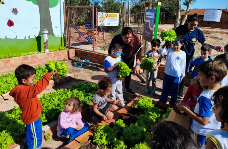 Projeto ‘Horta nas Escolas’ fortalece educação alimentar e ambiental em Botucatu