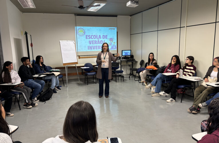 Estudantes do ensino médio participam de ação sobre prevenção de ISTs na FMB/UNESP